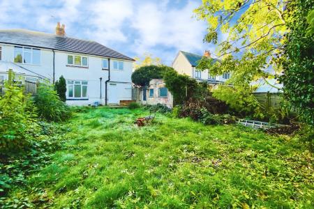 3 bedroom Semi-detached house for sale in Hinckley Road, Leicester Forest East, LE3