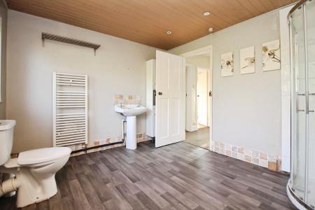 3 bedroom Semi-detached house for sale in Hinckley Road, Leicester Forest East, LE3