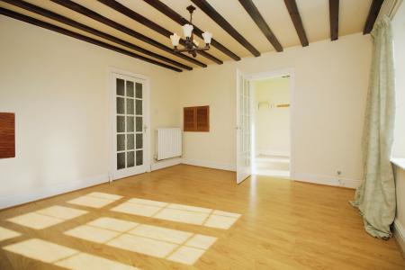 3 bedroom Semi-detached house for sale in Hinckley Road, Leicester Forest East, LE3