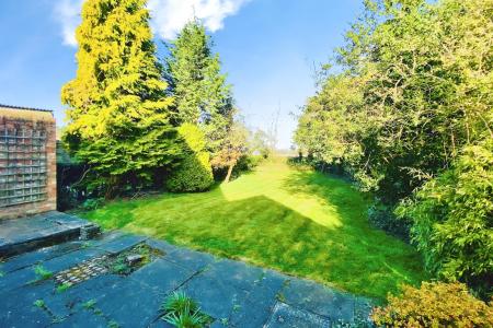 3 bedroom Semi-detached house for sale in Hinckley Road, Leicester Forest East, LE3