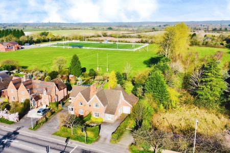 3 bedroom Semi-detached house for sale in Hinckley Road, Leicester Forest East, LE3