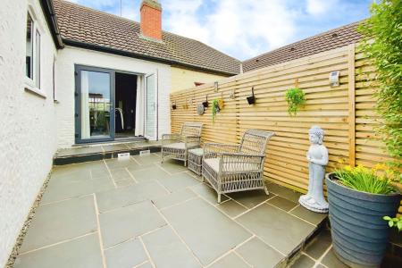 2 bedroom Semi-detached bungalow for sale in Hinckley Road, Leicester Forest East, LE3