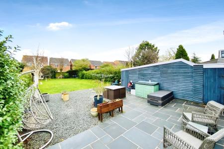 2 bedroom Semi-detached bungalow for sale in Hinckley Road, Leicester Forest East, LE3