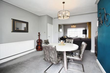 2 bedroom Semi-detached bungalow for sale in Hinckley Road, Leicester Forest East, LE3