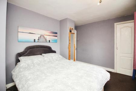 2 bedroom End of terrace house for sale in Hockley Farm Road, Leicester, LE3