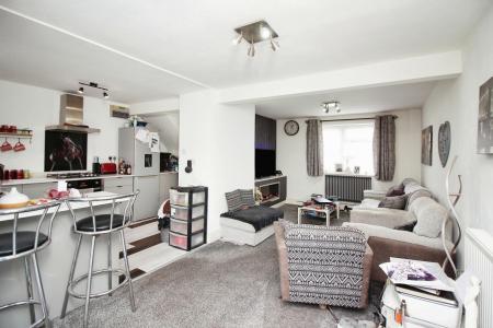 2 bedroom End of terrace house for sale in Hockley Farm Road, Leicester, LE3