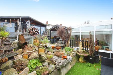 3 bedroom Town house for sale in Extended Home - Hockley Farm Road, Braunstone, LE3