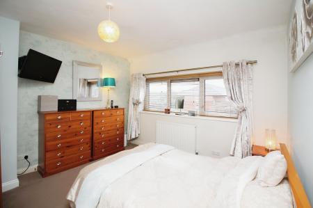 3 bedroom Semi-detached house for sale in Hockley Farm Road, Braunstone, LE3