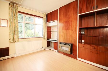 2 bedroom Semi-detached bungalow for sale in Holmfield Avenue West, Off Braunstone Lane, Leicester