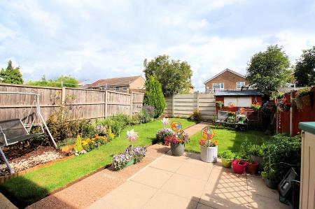 2 bedroom Semi-detached house for sale in Huggett Close, Rushey Mead, LE4