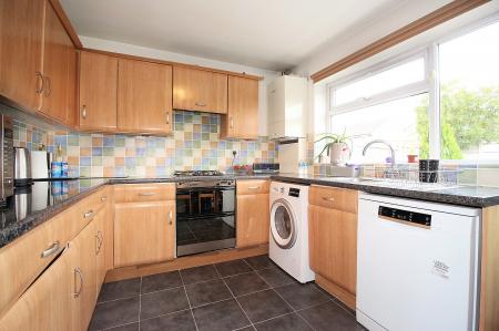2 bedroom Semi-detached house for sale in Huggett Close, Rushey Mead, LE4