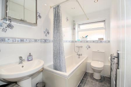 2 bedroom Semi-detached house for sale in Huggett Close, Rushey Mead, LE4