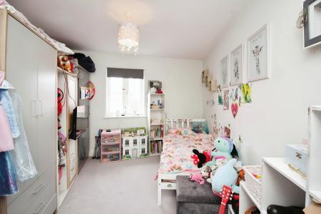 2 bedroom Semi-detached house for sale in Irvine Crescent, Lubbesthorpe, LE19