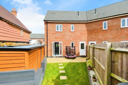 2 bedroom Semi-detached house for sale in Irvine Crescent, Lubbesthorpe, LE19