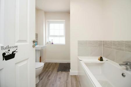 4 bedroom Detached house for sale in Isla Drive, Lubbesthorpe, LE19