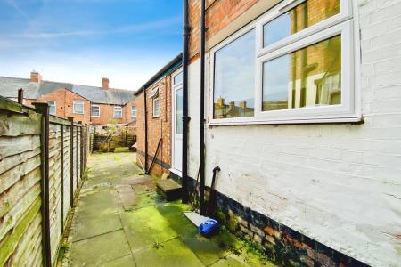 3 bedroom Terraced House for sale in Ivanhoe Street, Leicester, LE3