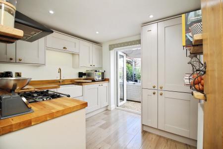 2 bedroom Semi-detached house for sale in Keats Lane, Earl Shilton, LE9
