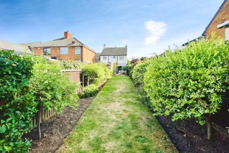 2 bedroom Semi-detached house for sale in Keats Lane, Earl Shilton, LE9