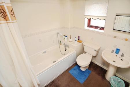 4 bedroom Detached house for sale in Kingcup Close, Leicester Forest East, LE3