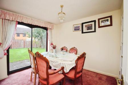 4 bedroom Detached house for sale in Kingcup Close, Leicester Forest East, LE3