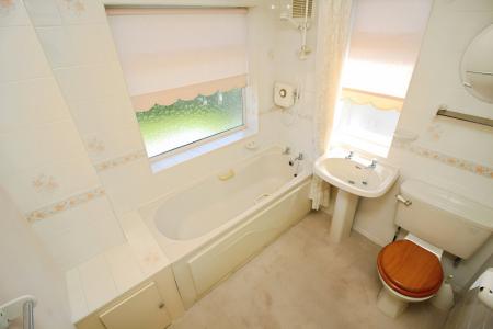 3 bedroom Semi-detached house for sale in Kings Drive, Leicester Forest East, LE3