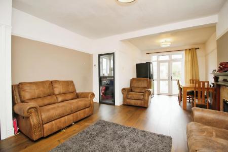 3 bedroom Semi-detached house for sale in Kings Walk, Leicester Forest East, LE3