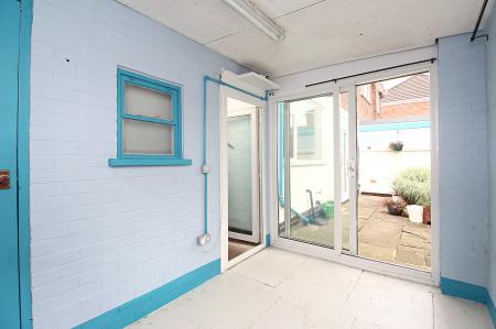 3 bedroom Semi-detached house for sale in Kingsway North, Braunstone Town, LE3