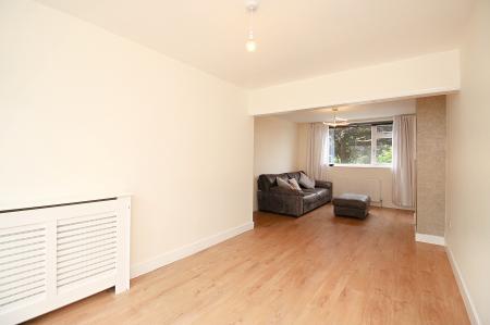 3 bedroom Semi-detached house for sale in Kingsway North, Braunstone Town, LE3