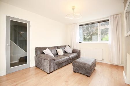 3 bedroom Semi-detached house for sale in Kingsway North, Braunstone Town, LE3