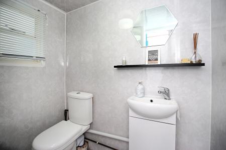 3 bedroom Semi-detached house for sale in Kingsway North, Braunstone Town, LE3