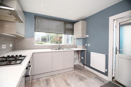 3 bedroom Semi-detached house for sale in Kingsway North, Braunstone Town, LE3