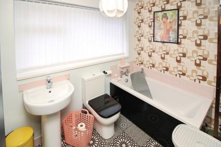 4 bedroom Detached house for sale in Kingsway, Braunstone Town, LE3