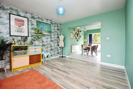 4 bedroom Detached house for sale in Kingsway, Braunstone Town, LE3