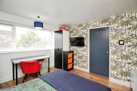 4 bedroom Detached house for sale in Kingsway, Braunstone Town, LE3