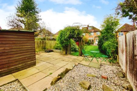 4 bedroom Semi-detached house for sale in Kingswood Avenue, Western Park, Leicester, LE3