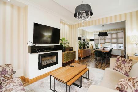 4 bedroom Semi-detached house for sale in Kingswood Avenue, Western Park, Leicester, LE3