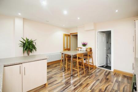 4 bedroom Semi-detached house for sale in Kingswood Avenue, Western Park, Leicester, LE3