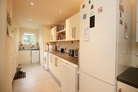 4 bedroom Semi-detached house for sale in Kingswood Avenue, Western Park, LE3