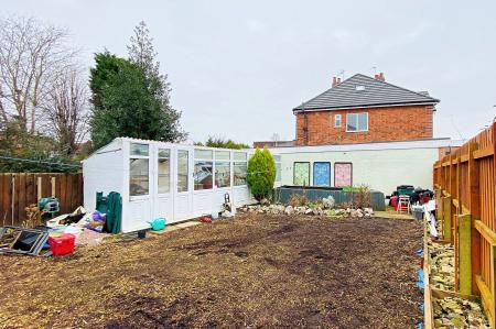 3 bedroom Semi-detached house for sale in Kingswood Avenue, Western Park, LE3