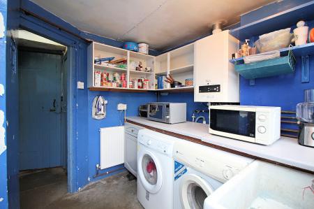 3 bedroom Semi-detached house for sale in Kingswood Avenue, Western Park, LE3