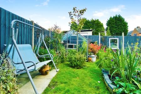 3 bedroom Semi-detached house for sale in Kirkland Road, Braunstone Town, LE3