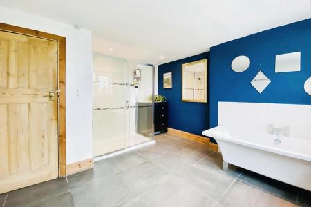 3 bedroom Semi-detached house for sale in Kirkland Road, Braunstone Town, LE3