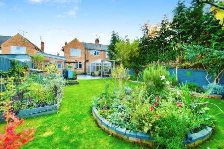 3 bedroom Semi-detached house for sale in Kirkland Road, Braunstone Town, LE3