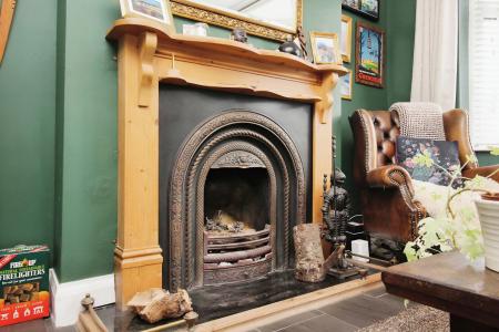 3 bedroom Semi-detached house for sale in Kirkland Road, Braunstone Town, LE3