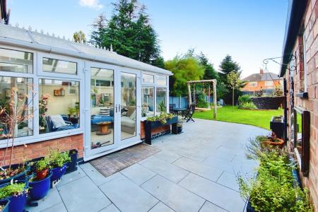 3 bedroom Semi-detached house for sale in Kirkland Road, Braunstone Town, LE3