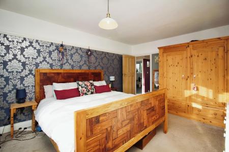 3 bedroom Semi-detached house for sale in Kirkland Road, Braunstone Town, LE3