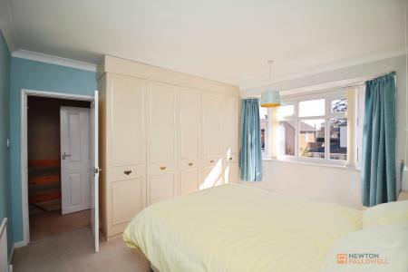 4 bedroom Semi-detached house for sale in Kirloe Avenue, Leicester Forest East, LE3