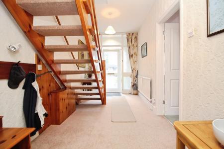 4 bedroom Semi-detached house for sale in Kirloe Avenue, Leicester Forest East, LE3