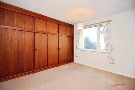 4 bedroom Semi-detached house for sale in Kirloe Avenue, Leicester Forest East, LE3