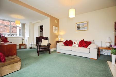 4 bedroom Semi-detached house for sale in Kirloe Avenue, Leicester Forest East, LE3